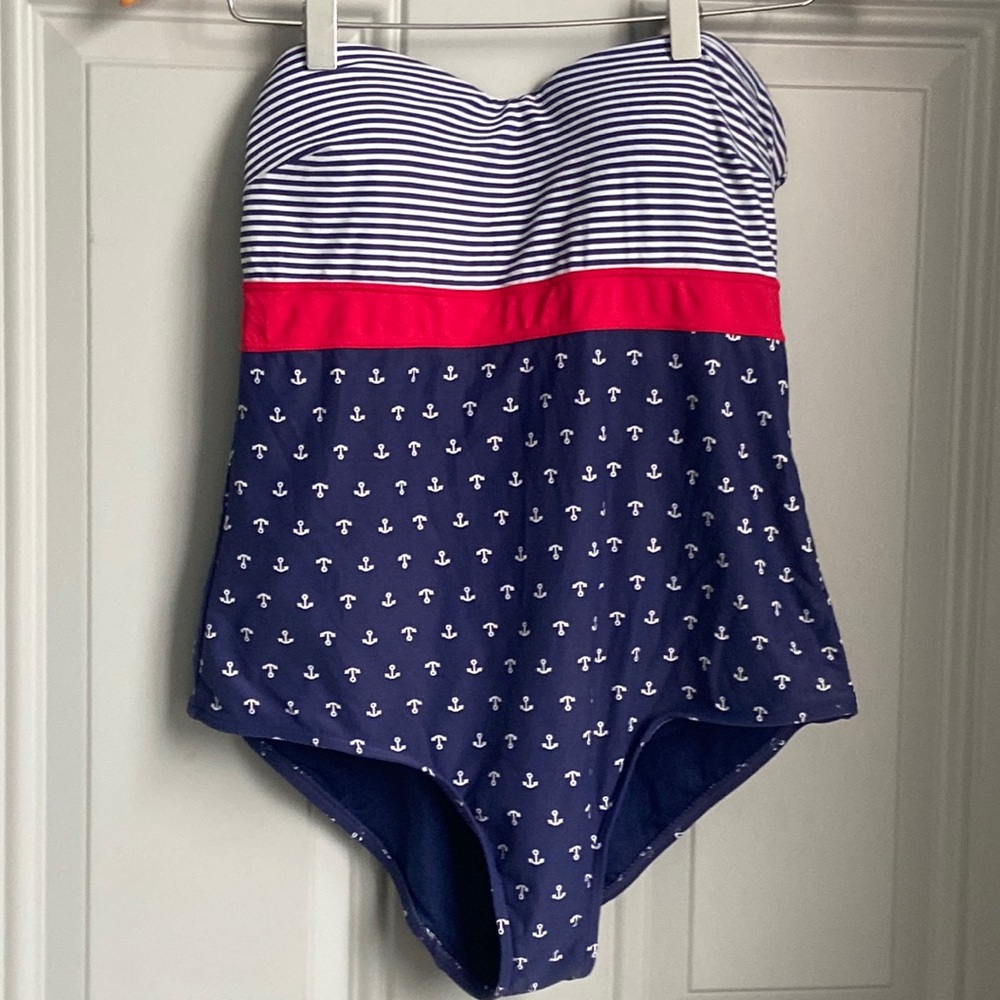 Swim suit